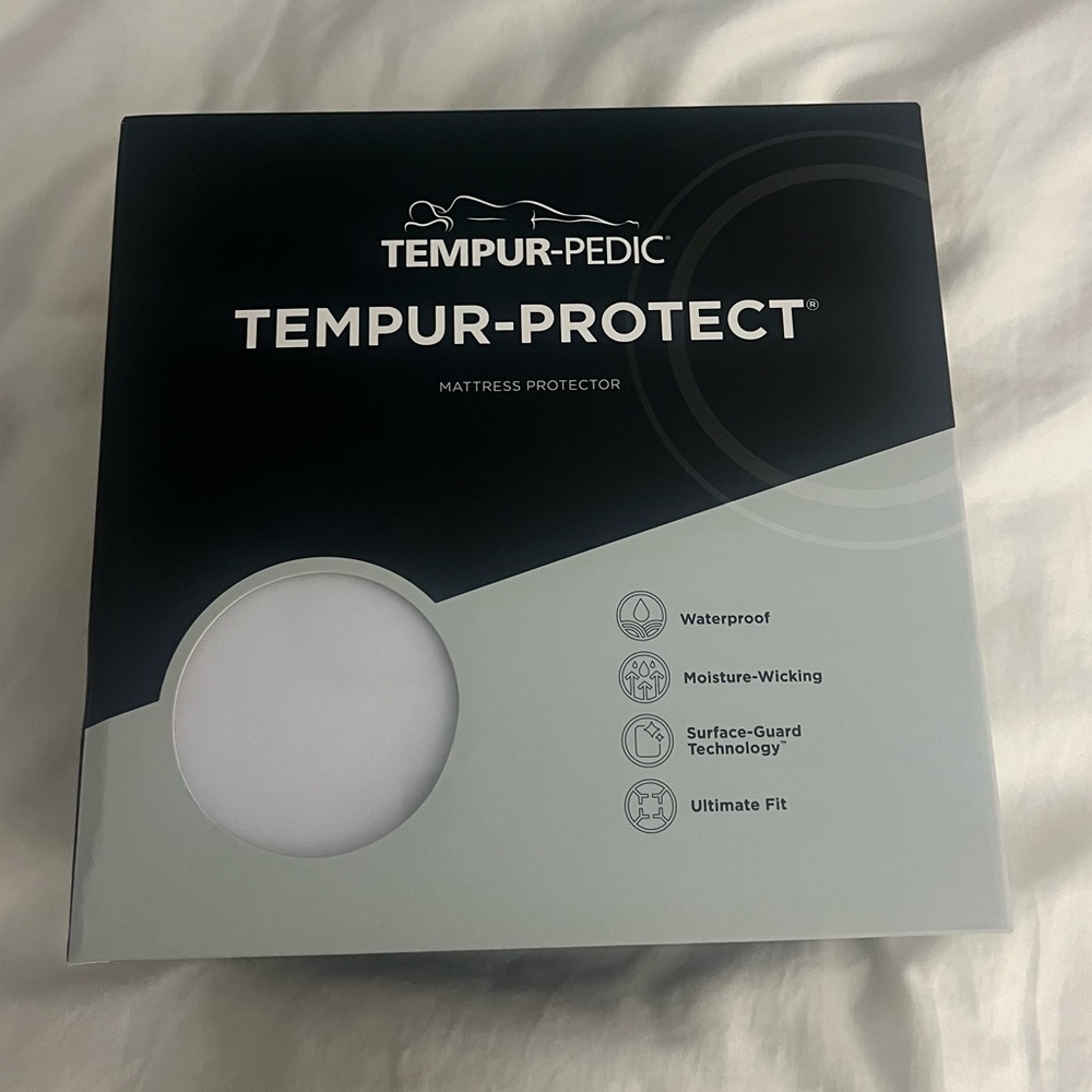 NWT Tempur-Protect Mattress Protector